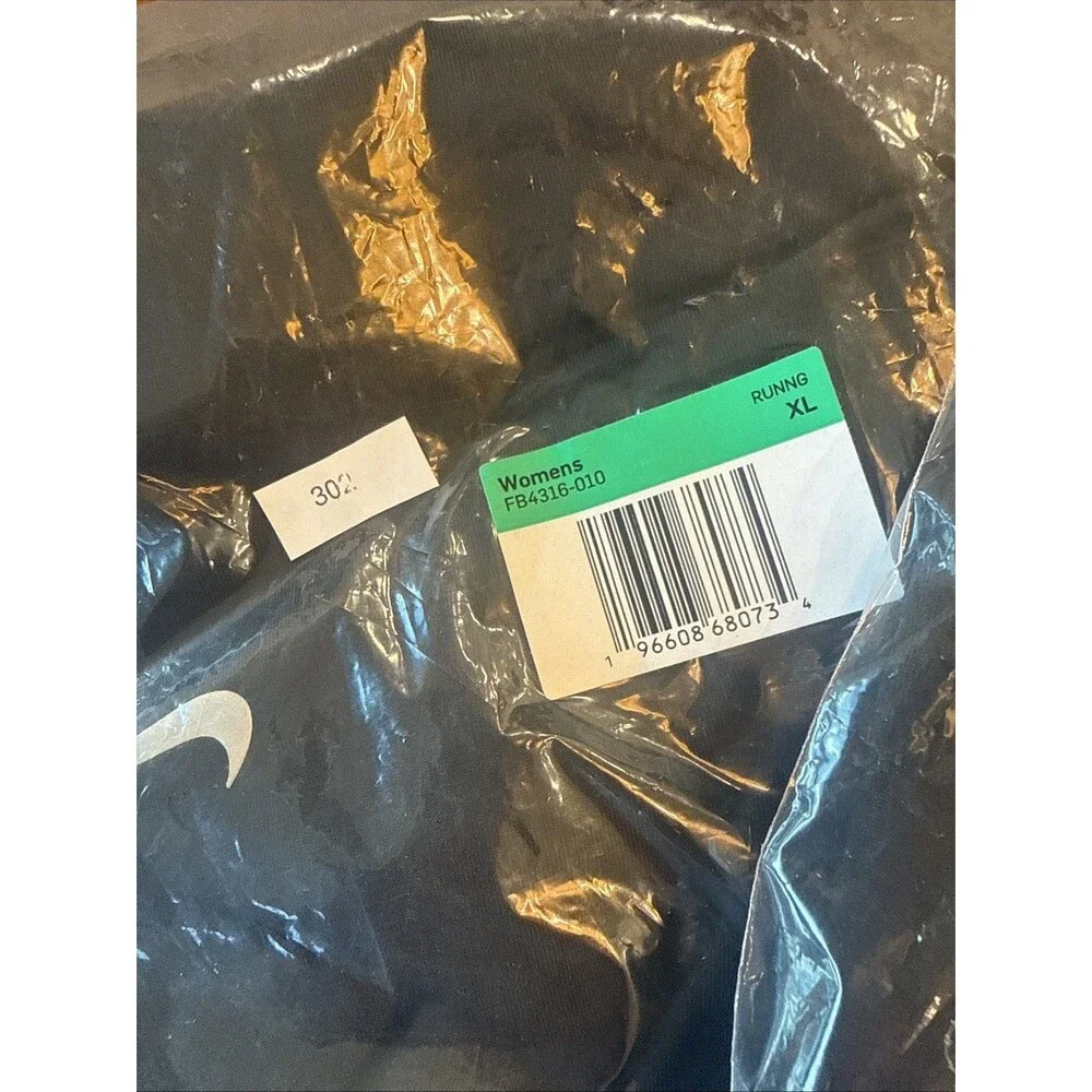 NWT Nike Women's Swift Element Dri-FIT 1/4-Zip Top, Black